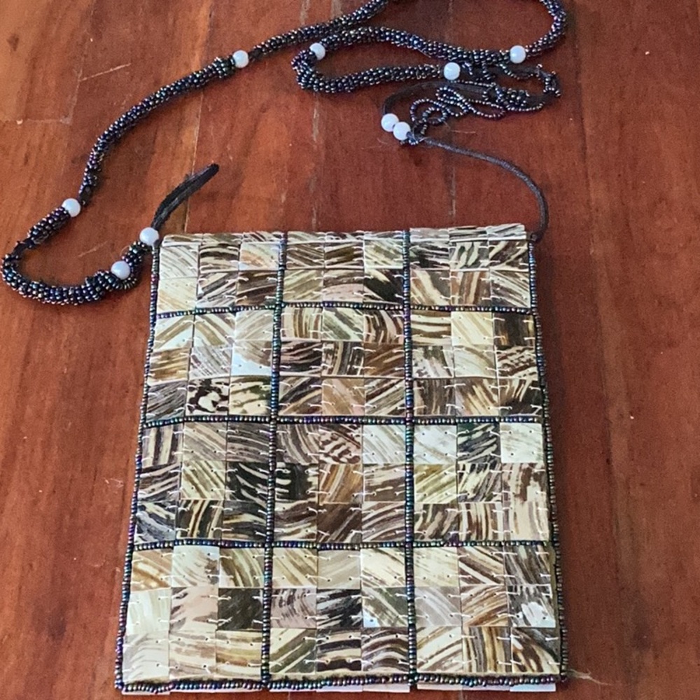 Mod by Design 🐚 Mother of Pearl/Horn, Cross Body Bag  VNVC